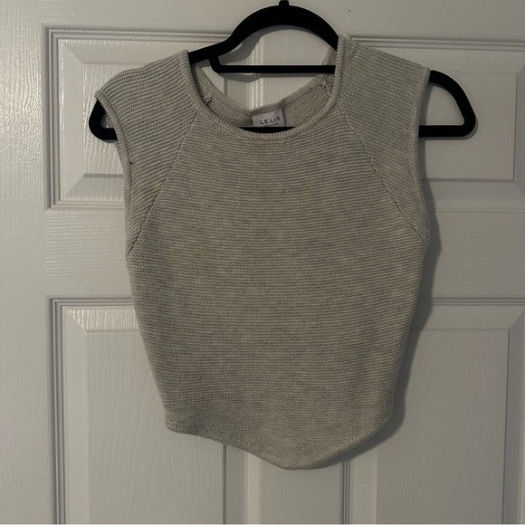 Cropped Top - Picture 2 of 4